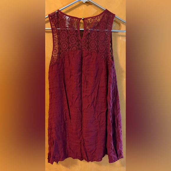 Liz Lange Burgundy Maternity Shirt - Picture 2 of 3